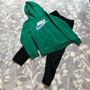 Nike Green Logo Hoodie with Nike Black Joggers Sz Boys Large